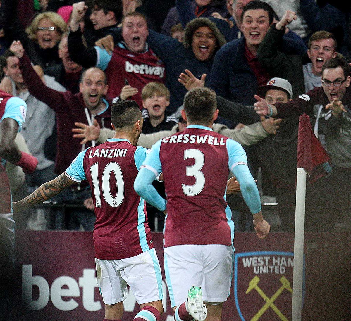 NickyHayesPhoto's tweet photo. @BroadcastMoose @WestHamMagazine @beewestwood Manuel Lanzini fires home West Ham's winner and celebrates in style with the fans. https://t.co/2i2L5CBMBj