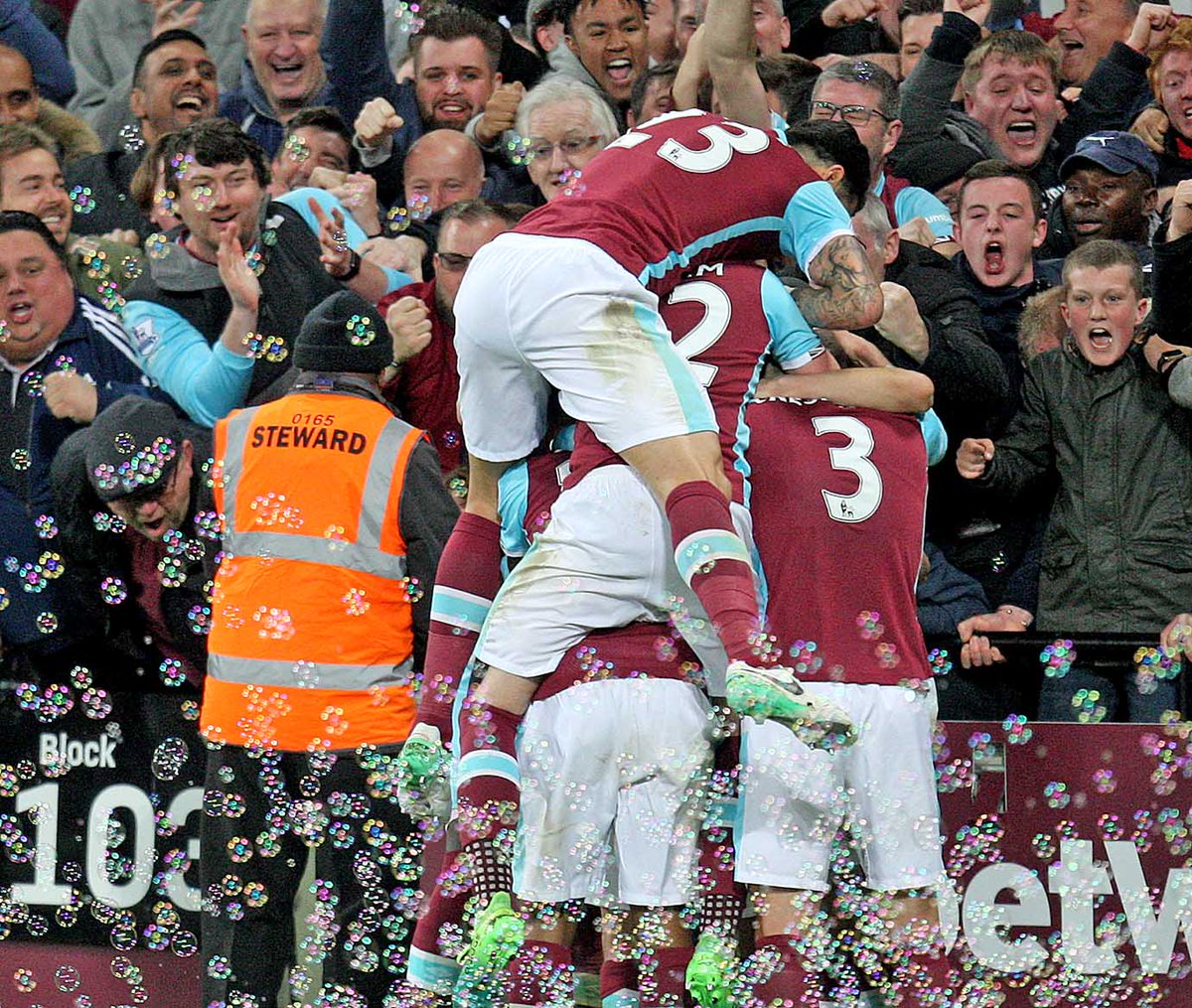 NickyHayesPhoto's tweet photo. @BroadcastMoose @WestHamMagazine @beewestwood Manuel Lanzini fires home West Ham's winner and celebrates in style with the fans. https://t.co/2i2L5CBMBj