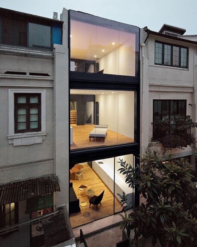 DropVan1's tweet image. Dare to be different. Minimal exterior envy 💭
Split House by Neri &amp;amp; Hu Design
Photographed by Pedro Pegenaute 📷