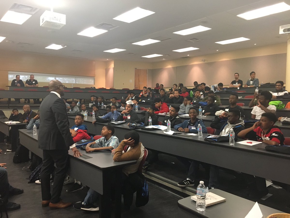 PLloydHenry's tweet photo. Building Community - Working With & Rising Together #WRT2017 https://t.co/zKAFOBKe0p