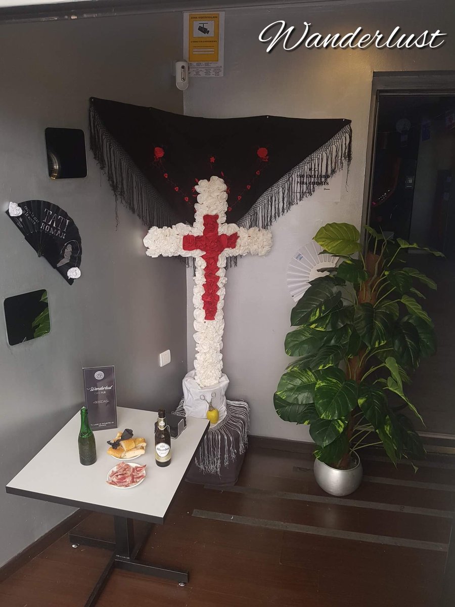 WanderlustGran1's tweet photo. ¿Te perdiste nuestro día grande? Aquí te dejamos nuestra cruz #CrucesdeMayo #diadelacruz #Granada  #wanderlustcafepub #tupubengranada https://t.co/ylYB3UhAbI