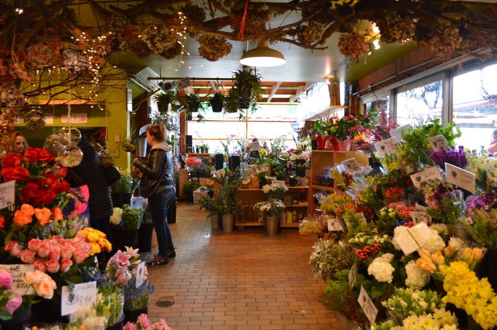 Two-Nation Vacation by <a href="/VisitSeattle/">Seattle</a>! <a href="/MyVancouver/">Destination Vancouver</a> <a href="/victoriavisitor/">Destination Greater Victoria</a>  <a href="/HelloBC/">Super, Natural British Columbia</a> @VancityBuzz <a href="/VIAwesome/">Vancouver Is Awesome</a>
buff.ly/2qG50fX