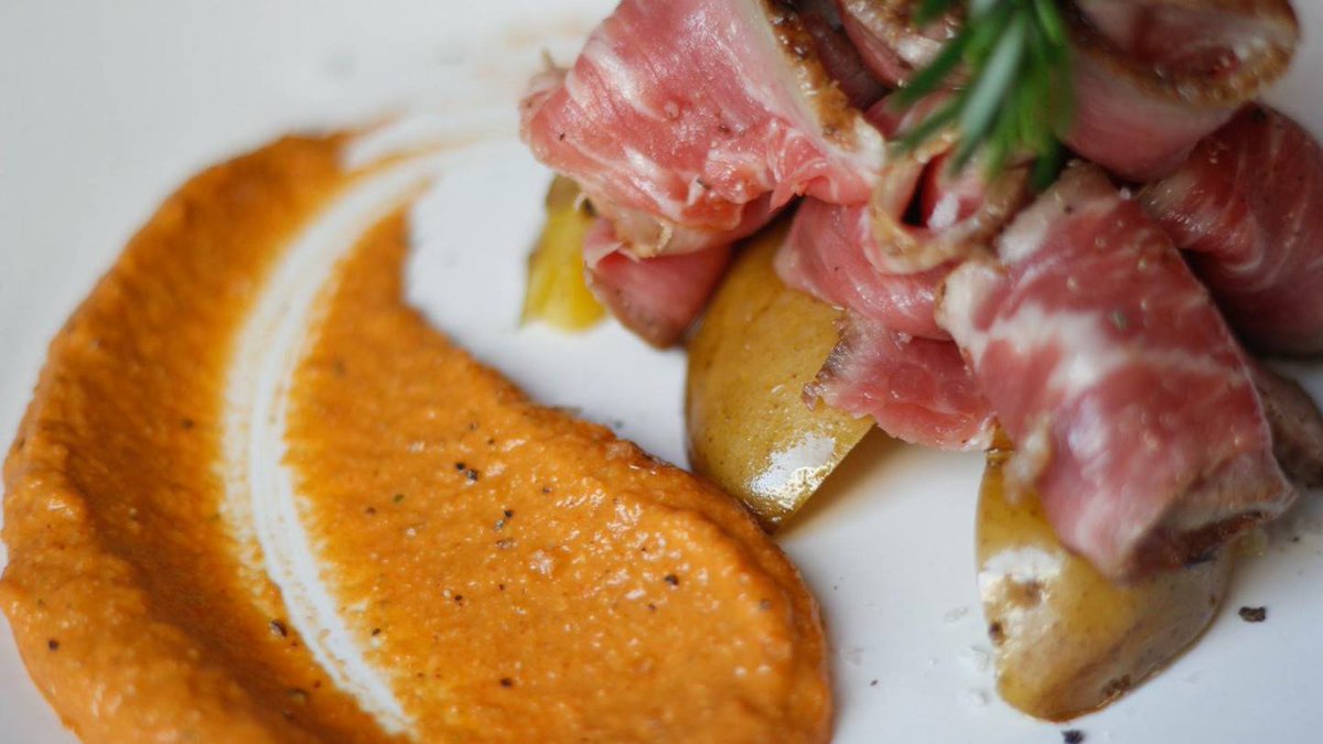 GURMESevilla's tweet photo. Maravilla Social Club, #Cocina tradicional mediterránea con toques sudamericanos para sorprender al comensal https://t.co/cuSj2eBfrR |#Gurmé https://t.co/NofHNus6YZ