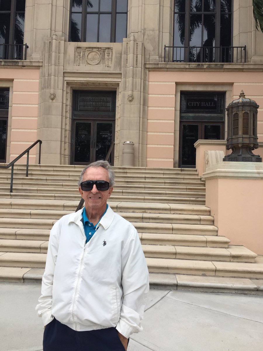 tourstp's tweet photo. We do private &amp; group #walkingtours Bob from West Palm joined us this AM. #stpete #DTSP #tourstp #sunshinecity #RevBastardo https://t.co/2gnmjVYzkc