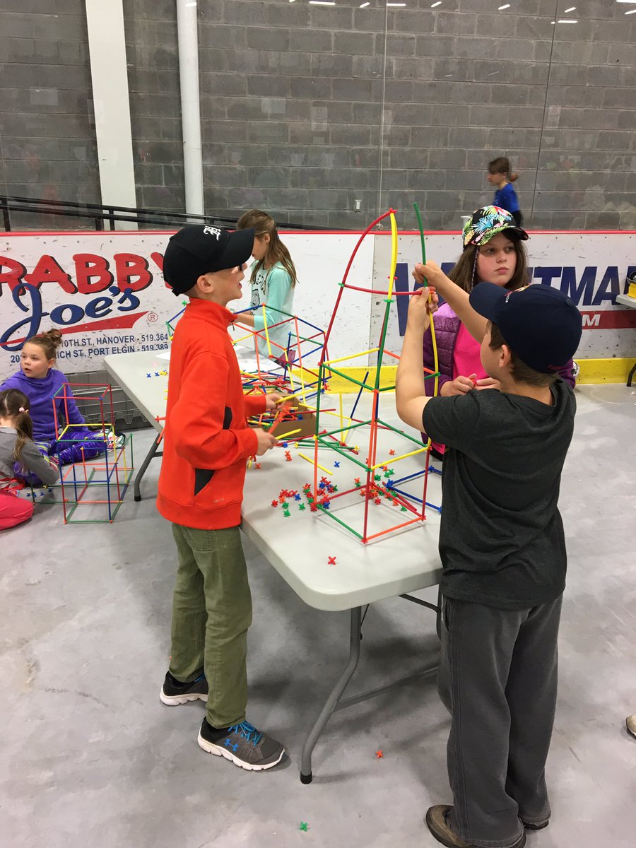 jimmerbeyer's tweet photo. How high can you go at the "Straws and Connectors" station at the @BGCDSB #Steamfaire2017 ? https://t.co/UDTOnbb4mK