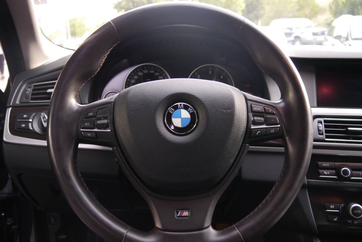 Stand_NagaAuto's tweet photo. @BMW @Stand_NagaAuto #bmw520 #extras #interiordesign #luxury 🚙 https://t.co/aAVCb7tI9L