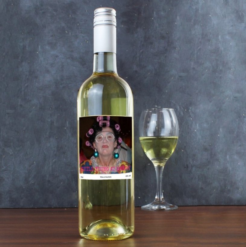 It's personalised wine o clock! #Fridayfeeling