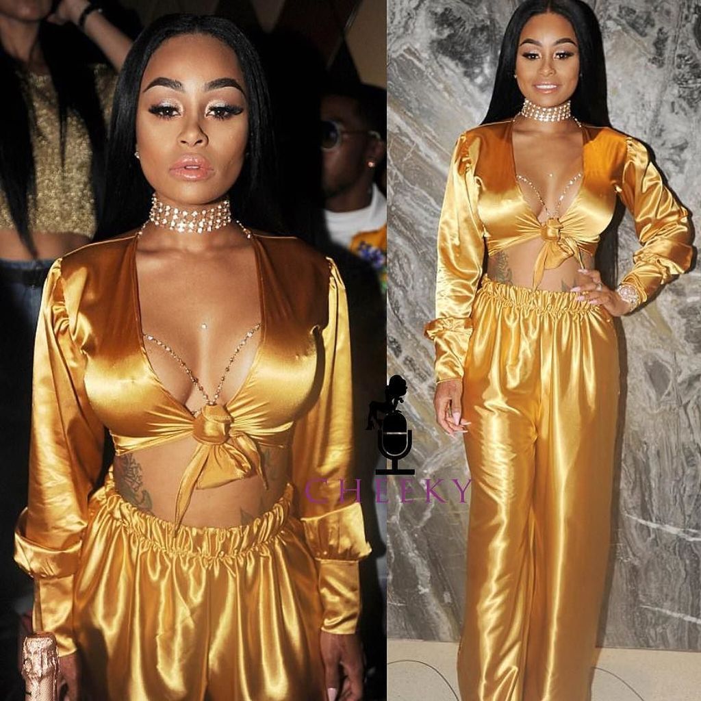 Vavabooom's tweet photo. #BlacChyna giving #PrincessJasmine vibes at #Wall in #SouthBeach 💛😛👸🏽 .
https://t.co/z4PXUS2mTm .
#Chyna #ChyRo #… https://t.co/jd8ZxcOGqr https://t.co/ZAxFpRXOAb