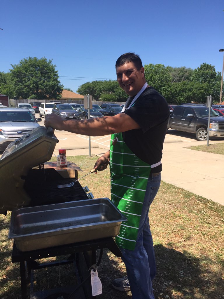 thum722's tweet photo. Our principal is flipping burgers 4 us. #TeacherAppreciationWeek #Jrox https://t.co/9GIaOO5fSs