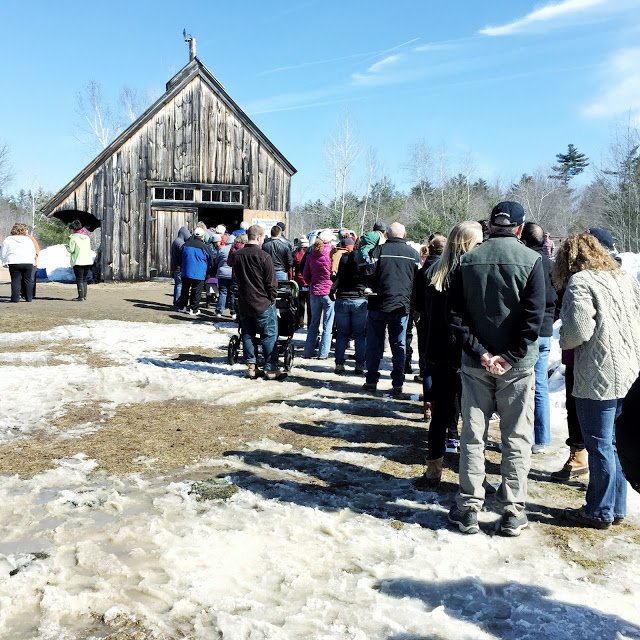 rico_w's tweet photo. A month &amp; a half late but a look back at #MapleSunday intern[life]: [back] to that sugar shack https://t.co/jx56CxCDdb https://t.co/suCCCInSIR