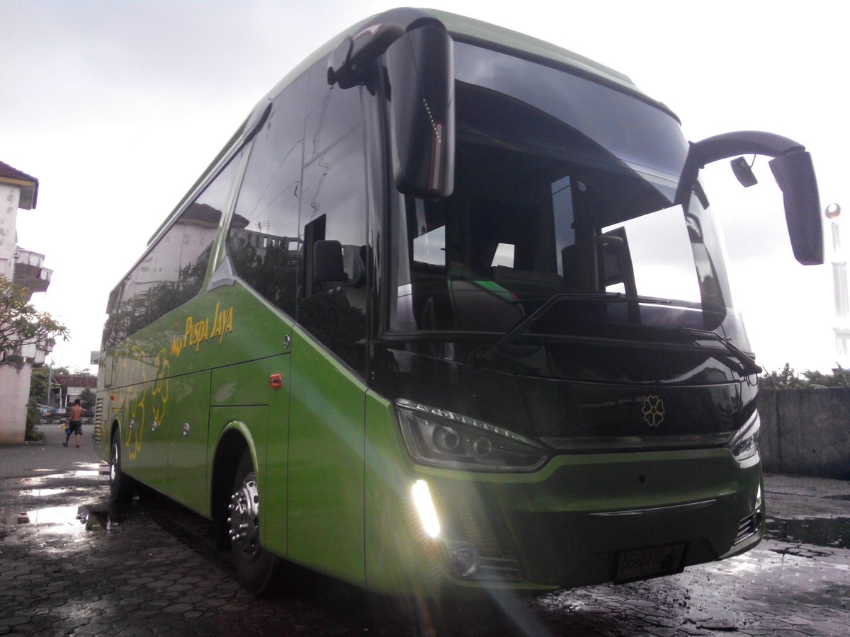 nizarzainury's tweet image. Baru SR2 puspa jaya at pool jogja #puspajaya #bismania #legacysr2 @Ayonaikbiscom @SukaFotoBis @Bismen48 @mobilkomersial @karoseriID