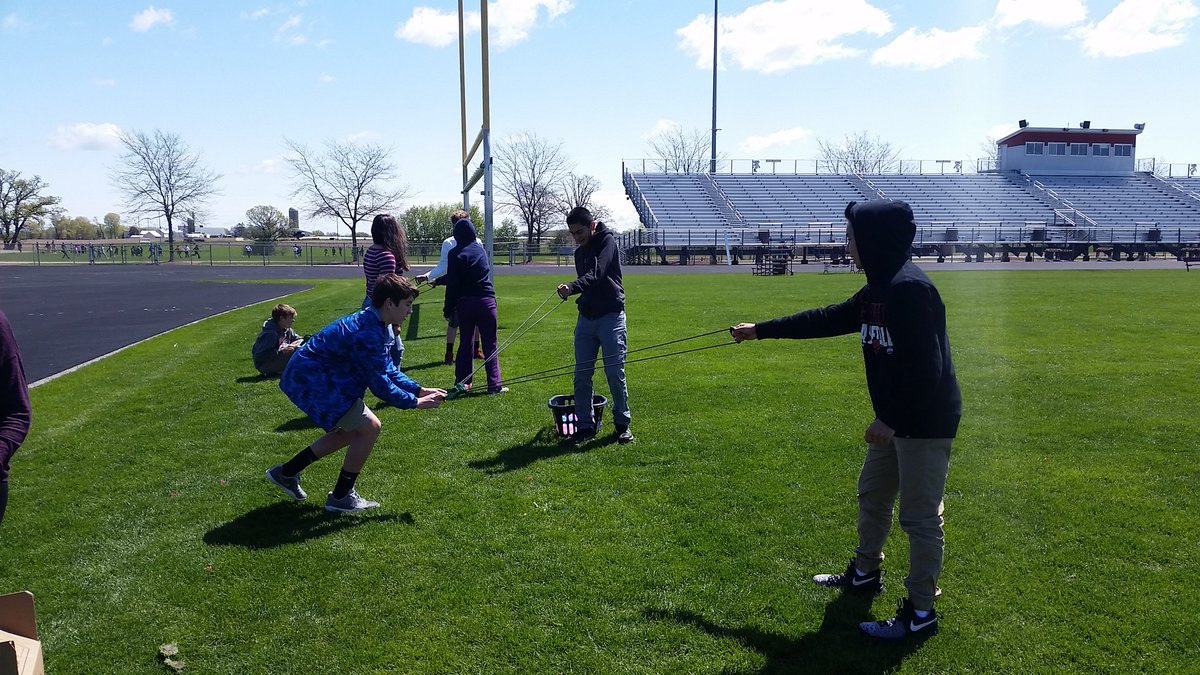 lgad68's tweet photo. A beautiful day with Mrs. M's Science class learning about Newton's third law. #lakegenevaschools https://t.co/sPqCDIGiGQ
