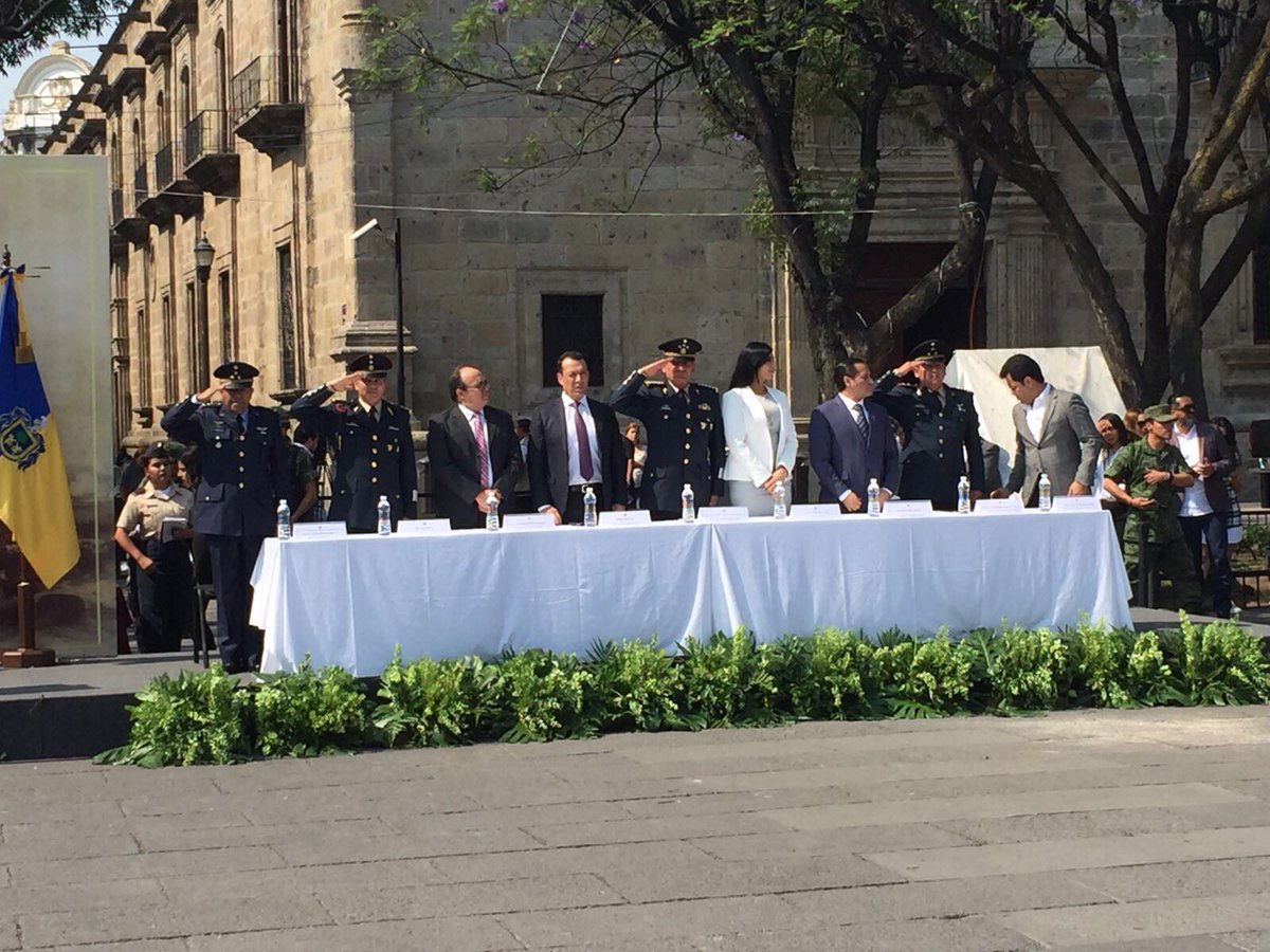 secgen47's tweet photo. Con el gusto de saludarles les comparto desde la Plaza de la liberación el 155 Aniversario de la Batalla de Puebla compañeros. https://t.co/Q930vZepBa