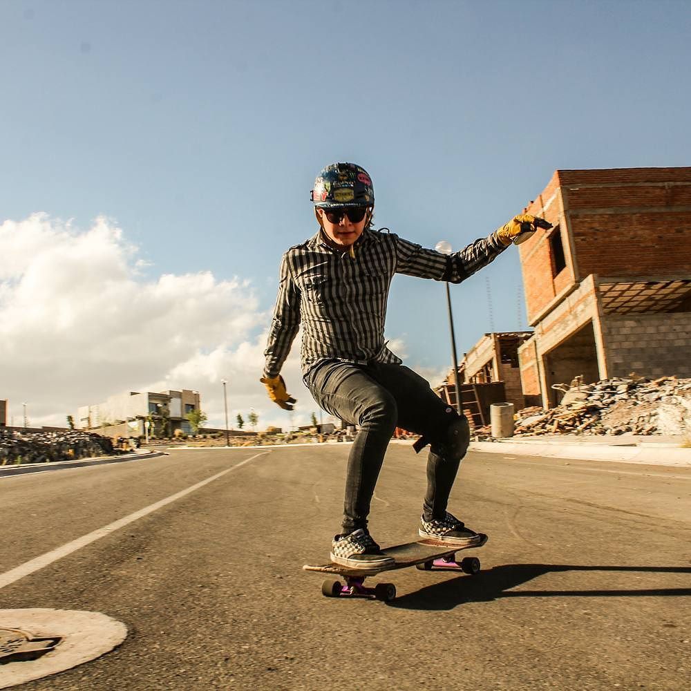 skateroad's tweet photo. David Lazcano tirando estilo en la pasada sesh en su #originalskateboards  arbiter DK
#longboarding #longboard #sk… https://t.co/UEojh4T39w https://t.co/Pn9fKxREGW