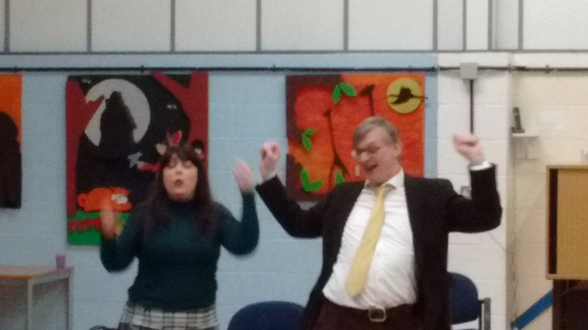 GoblinMarketTC's tweet photo. We had a wonderful day sharing excerpts from A Day in the Death of Joe Egg with folk from @choice_your. Thanks to @pgoldsmith1 #charity https://t.co/WFzBIrsmuq