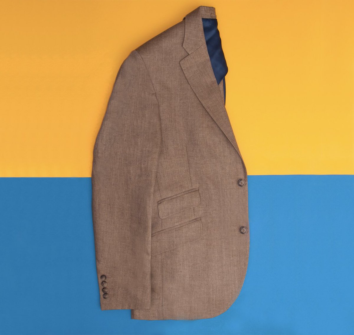 Our Walpole 100% Italian linen blazer. The perfect piece to dress up and down. #linen #blazer #ss17 #ss17collection #summertime #mensstyle