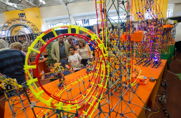 RITNEWS's tweet photo. It's easy to stay dry on Saturday at #ImagineRIT! More than 300 of the exhibits are indoors. 10am-5pm at #RIT ☔️ https://t.co/IYoGwjJU74 https://t.co/hMi7YC9m4P