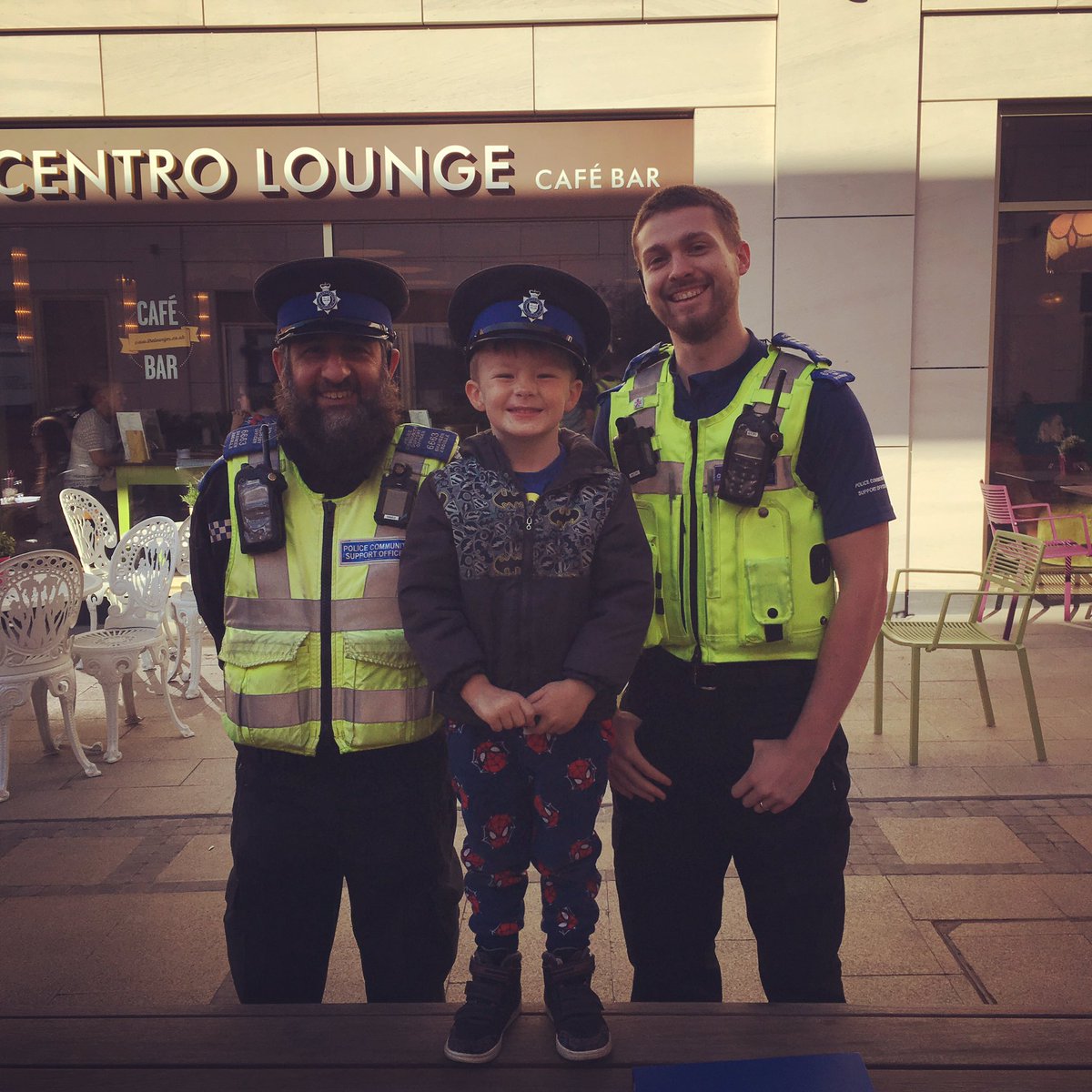 BeckaBiffySimm's tweet photo. @Lboropolice Thank you to these two awesome PCSOs for making my little mans day and taking the time to talk to us! #futurepoliceman https://t.co/Zmo5qkGTx9