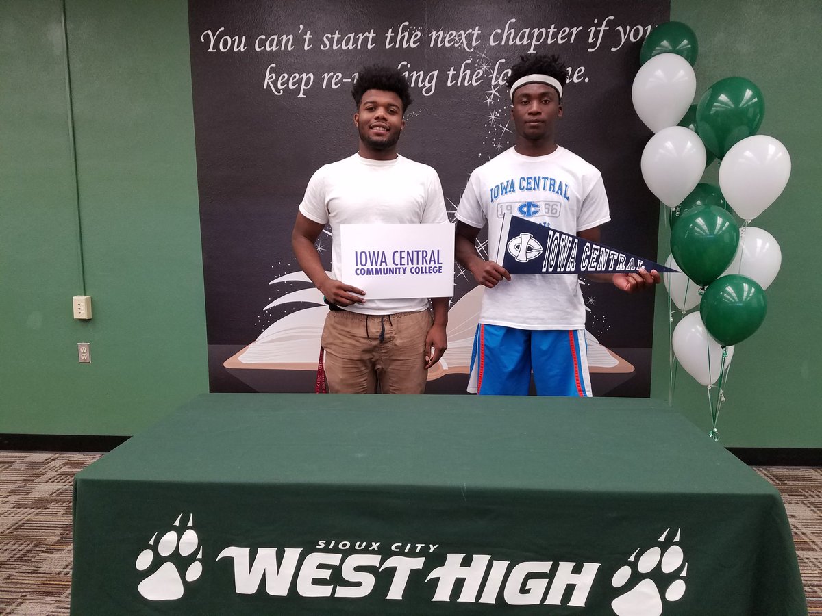 WHCounseling's tweet photo. #ReachHigher #collegesigningday @ReachHigher #wearewest @IowaCentral https://t.co/P4p4lnxUfu