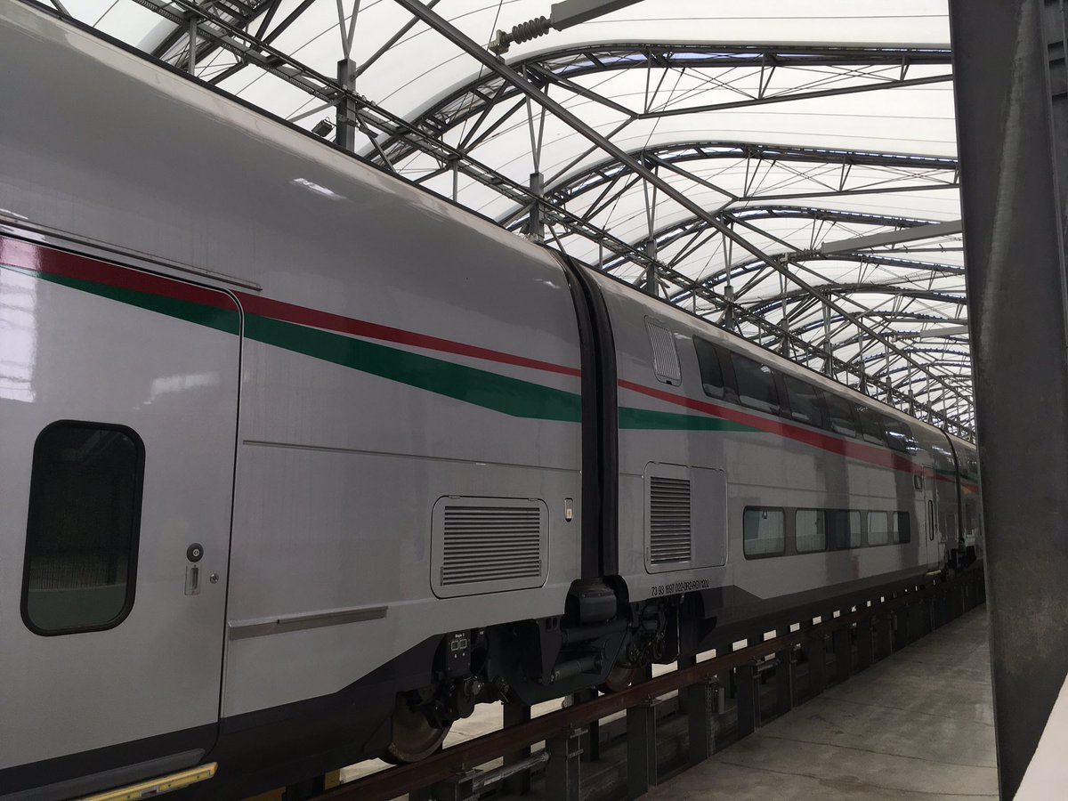 cedricbrogard's tweet photo. Ateliers de maintenance à Tanger : les rames duplex 2N2 @alstom de l'@ONCFgroup qui rouleront sur la #LGV Tanger-Kenitra en 2018! https://t.co/qgXqMkLn10