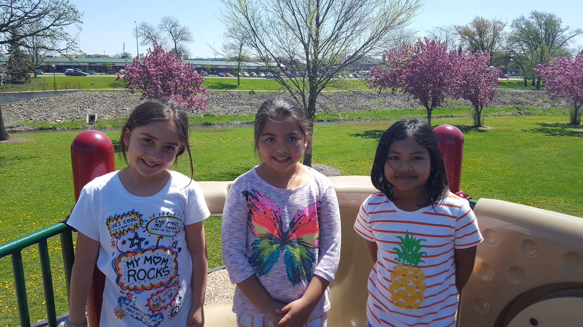 jlrassler's tweet photo. Enjoying the beautiful weather on our field trip! #ALASconnected @Halversontweets @sam_kaeter https://t.co/KGoV4o0dKz