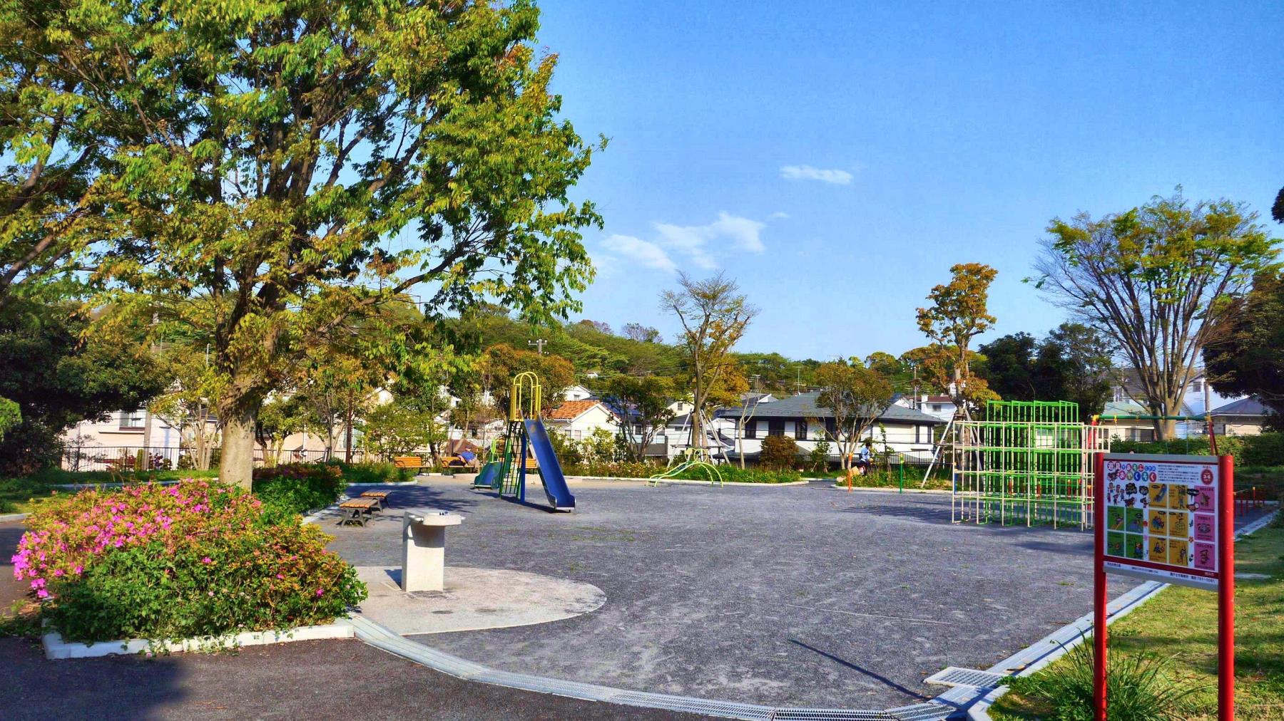 Lovely 洋光台 A Twitter リニューアルされて綺麗になった 洋光台南公園 T Co Ibvv90rvr2 洋光台南 公園 洋光台 ラブリー洋光台 公園