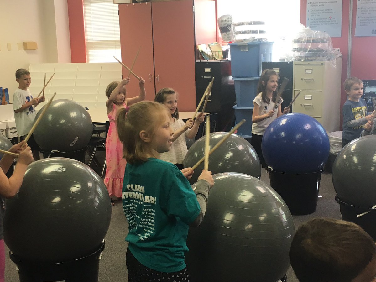 PrimaryHawks's tweet photo. More #careerday fun!!!
@DocCSupt @HBTowingService https://t.co/0nM4VYy4aC