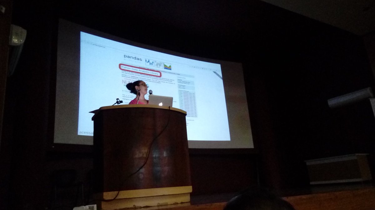 __biancarosa's tweet image. Pandas na PythonSudeste, com a Andressa! #pyse