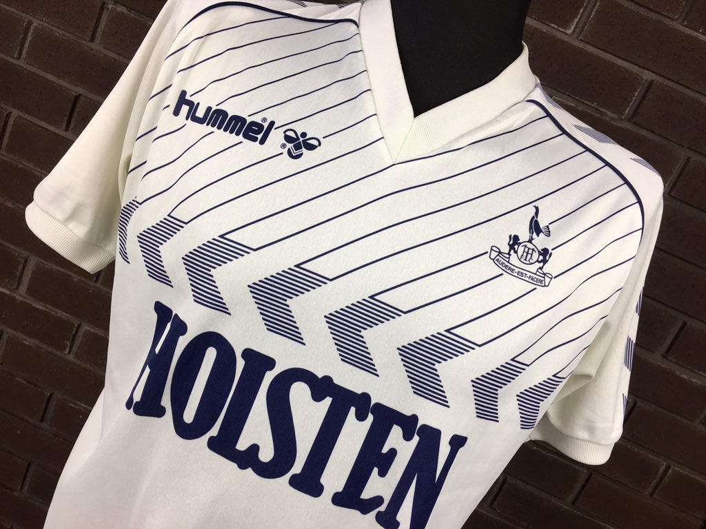 heldig konkurrence Formode Classic Football Shirts on Twitter: "Closer Look: 1985-87 Tottenham home by  Hummel #THFC Greatest ever Spurs shirt? https://t.co/raEmzhbtdc" / Twitter