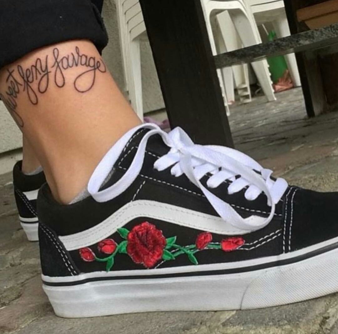 AngieVachez's tweet photo. Vans Old Skool Roses 🌹
Disponible taille 36 - 40 https://t.co/I3C5VRCS66 by #TRVMWA via @c0nvey https://t.co/Y5tlZhhN2F