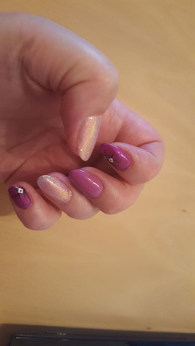 ClairePickard8's tweet photo. @lemontreetotton Thank you so much for my beautiful #springtimenails #bestbeautytherapist https://t.co/fqtsTRZIXd