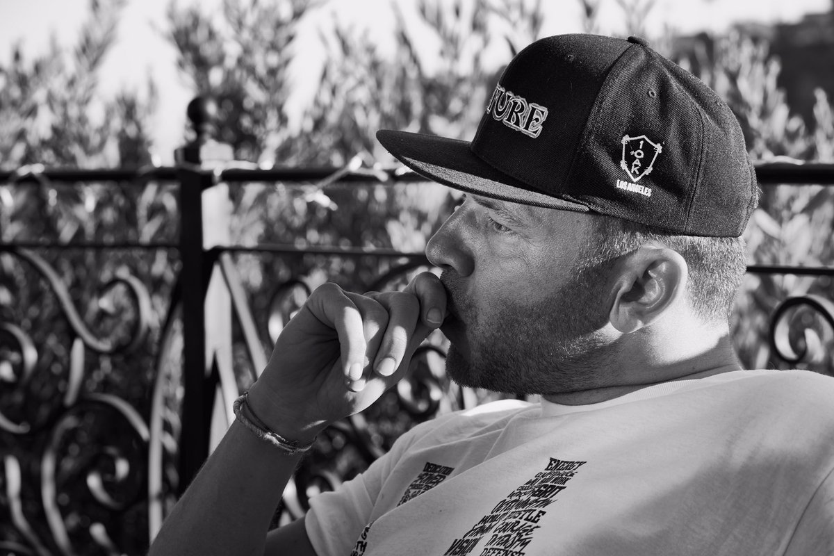 bramski_beat's tweet photo. "I feel like I'm too busy writing history to read it" 🙏🏻#kanyelyrics #photography #monochrome #shotbybramskibeat https://t.co/64KtQ0zFxv