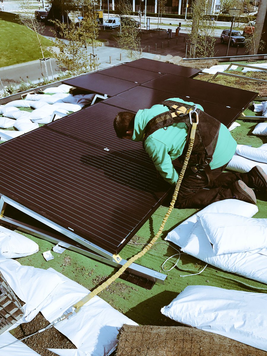 MetGroen's tweet photo. #zonnepanelen @groendak #opendag Het was weer een prima dag voor een inloopdag. #happyday #greenroofs #opendeurdagen https://t.co/PyVvo12NLy