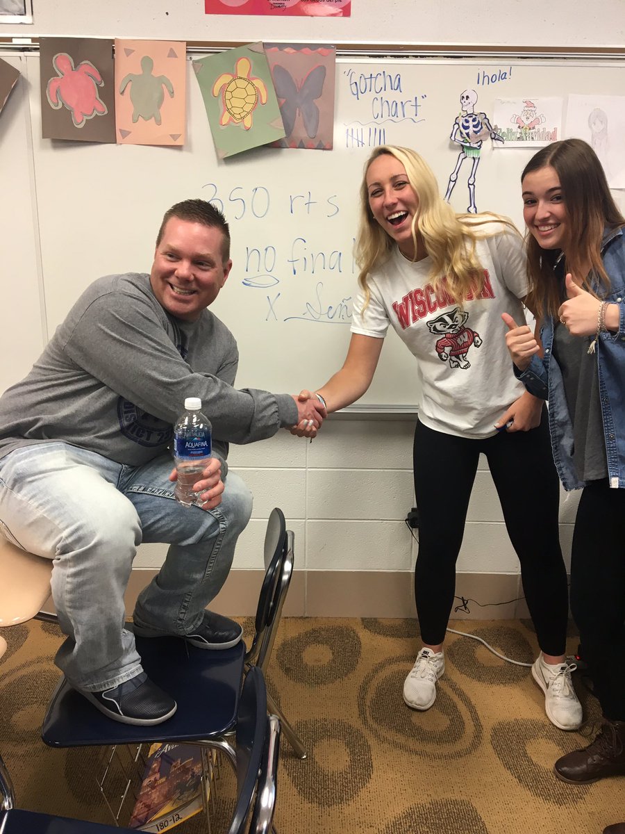 Makiah_victoria's tweet photo. pls help us out https://t.co/NkGKIRLOX8
