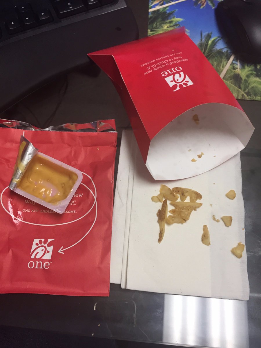 Nicci2122's tweet photo. The depths of despair that I feel right now cannot be explained!!! Why??#nomorefries #lunchisover #ChickfilA #neverenoughsauce #nomoresmiles https://t.co/cbqCs1r3Nq