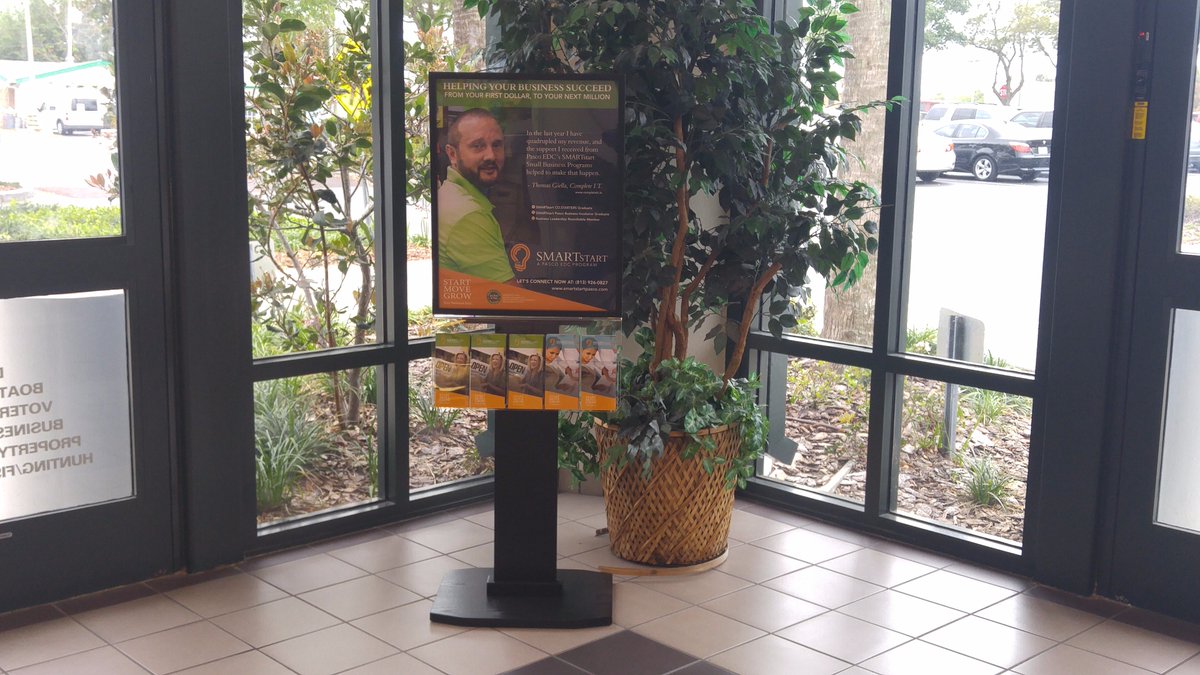 BeckyMa45505501's tweet photo. Placed another @smartstartpasco display at Gulf Harbors Tax office. Start your business today. #StartMoveGrow Thank you @fasanomike https://t.co/6oCRW1rW3X