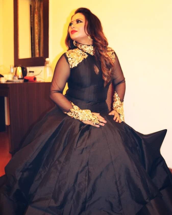 priyankavaidyas's tweet photo. Ready For the gig!
#PreWedding #Silvassa #ReadyForTheGig #Event #Gig #WorkModeOn #Back2BackGig #ExcitedMe #GigEvent #MusicalNight https://t.co/FeQCwnH0PT