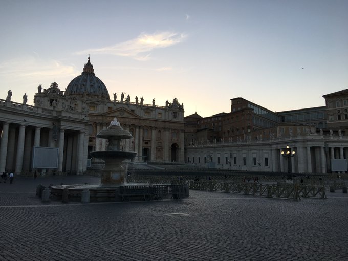 St Peter&rsquo;s place tonight ❤️ #roma #italia with @LCharmelle https://t.co/juyZ01QNgl<a href="/tag/roma"class="tags">#roma</a><a href="/tag/italia"class="tags">#italia</a>