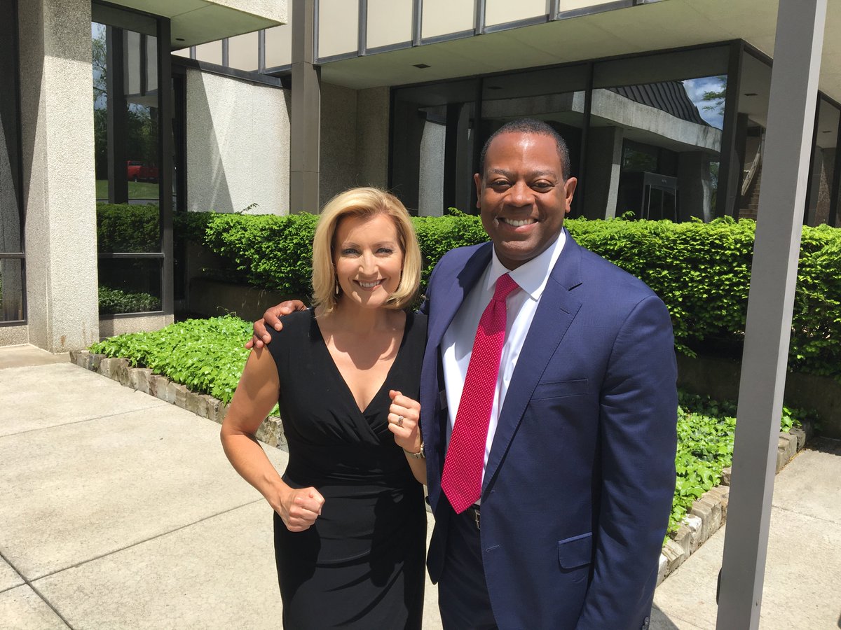 astockeyWTAE's tweet photo. Wearing our running shoes to work on #RunningShoeDay in Pittsburgh! Good luck to all the runners taking to our streets @PGHMarathon #WTAE https://t.co/GB9Yj7LjsR