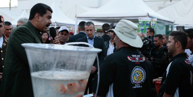 yolandacoronel4's tweet photo. Presidente Maduro reitera llamado a sectores productivos a superar rentismo... https://t.co/g9qXlSYFa5 by #ClapOficial via @c0nvey https://t.co/x7jVUID1Em