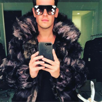 MadMustelid's tweet photo. Thunder rumbles in the distance. Clouds gather on the horizon. The storm grows. Hell is unleashed. The 2nd Coming is at hand. #CincoDeMilo https://t.co/oogEq4AzBJ