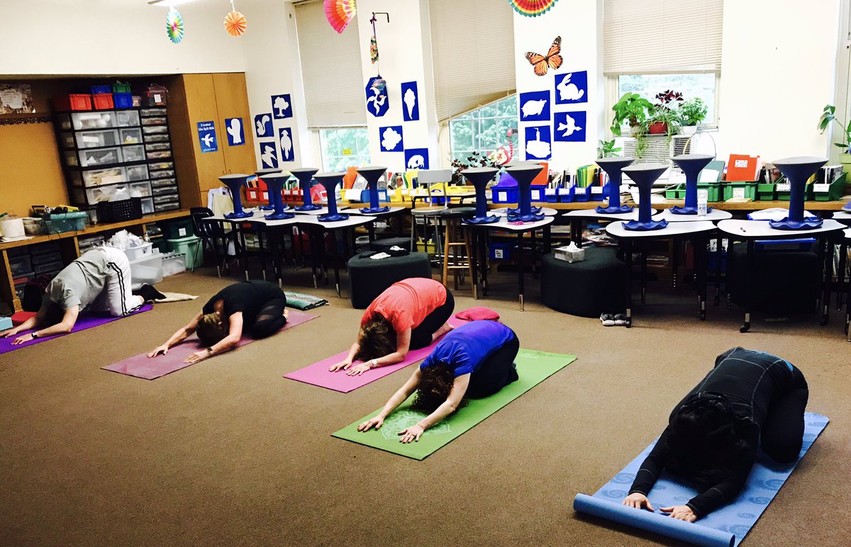 clionacronin's tweet photo. Friday yoga continues at Fox Meadow #mindfullness #greatstart2theday #flexiblefurniture #foxmeadowpride https://t.co/Q8QQv519AR