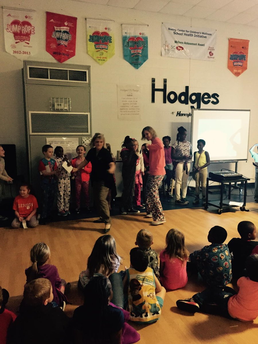 corleyl_lori's tweet photo. The celebration after Celebration...JOYFUL!!
@HodgesHoneyBee @Gwd50Schools https://t.co/Y0Nxsaw2m0