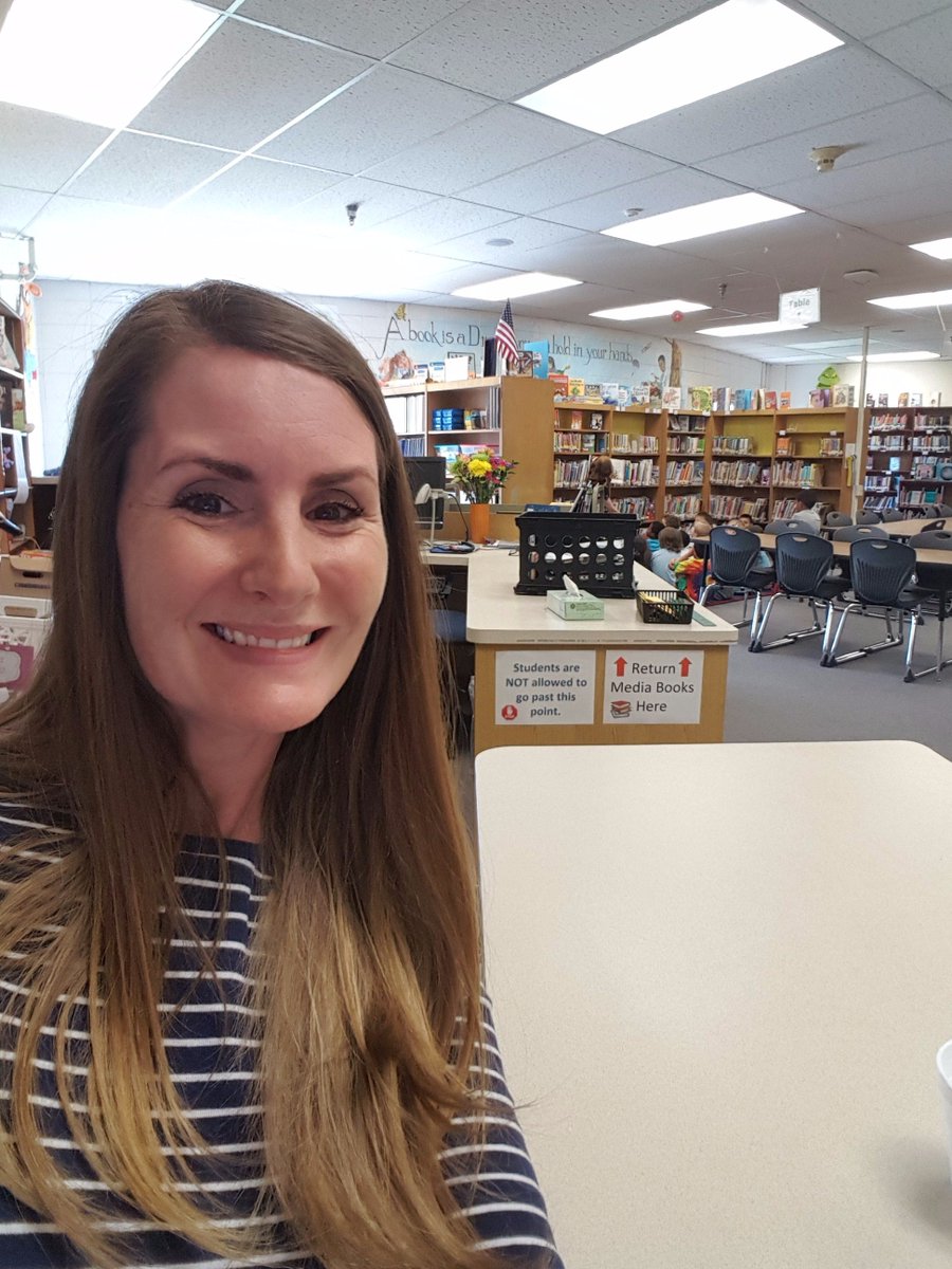 TammySloth's tweet photo. LOVE listening to my para read to her kindergarteners. #sheisthebest #lovemypara https://t.co/Lb6SOeQ88m