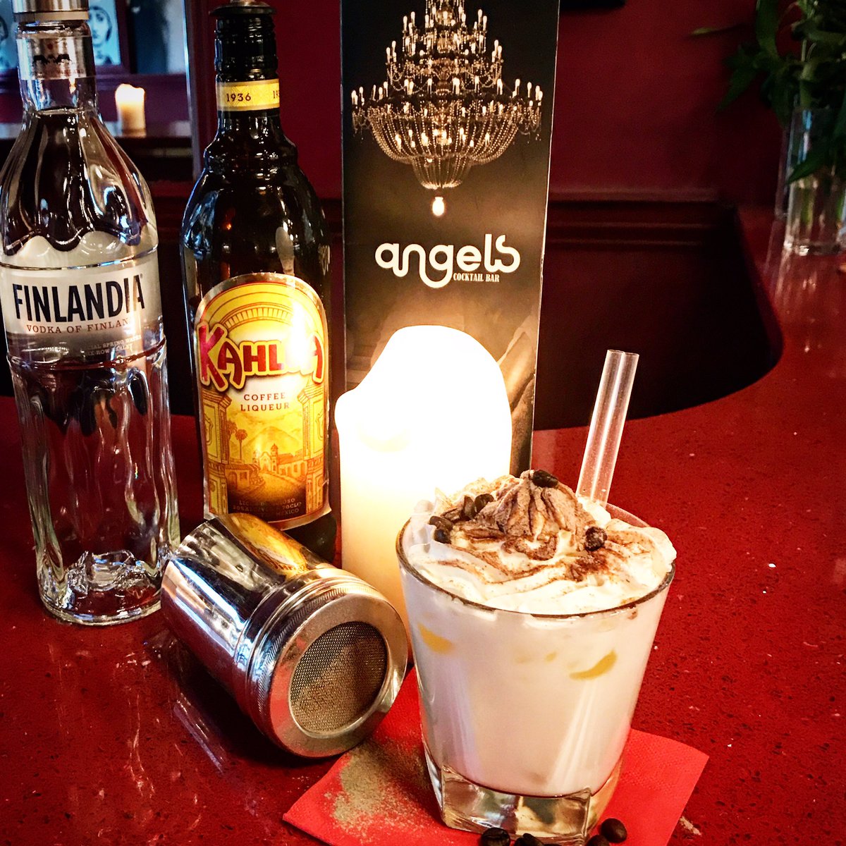 AngelsCocktails's tweet photo. Come to Angels for some yummy cocktails! Try our delicious White Russian! Happy hour until 9pm or all night with your uni card!@OxfordUnion https://t.co/BWhYLl3GCM