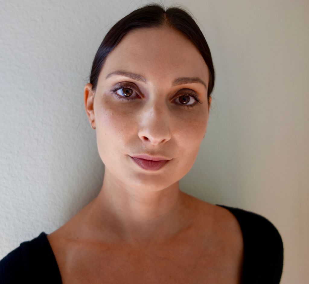 ofthemomnt's tweet image. New #vlog up on the blog on how to create this daytime smoky eye look. Go to bit.ly/2pF8cJY to see full video. #makeuphowto #beauty