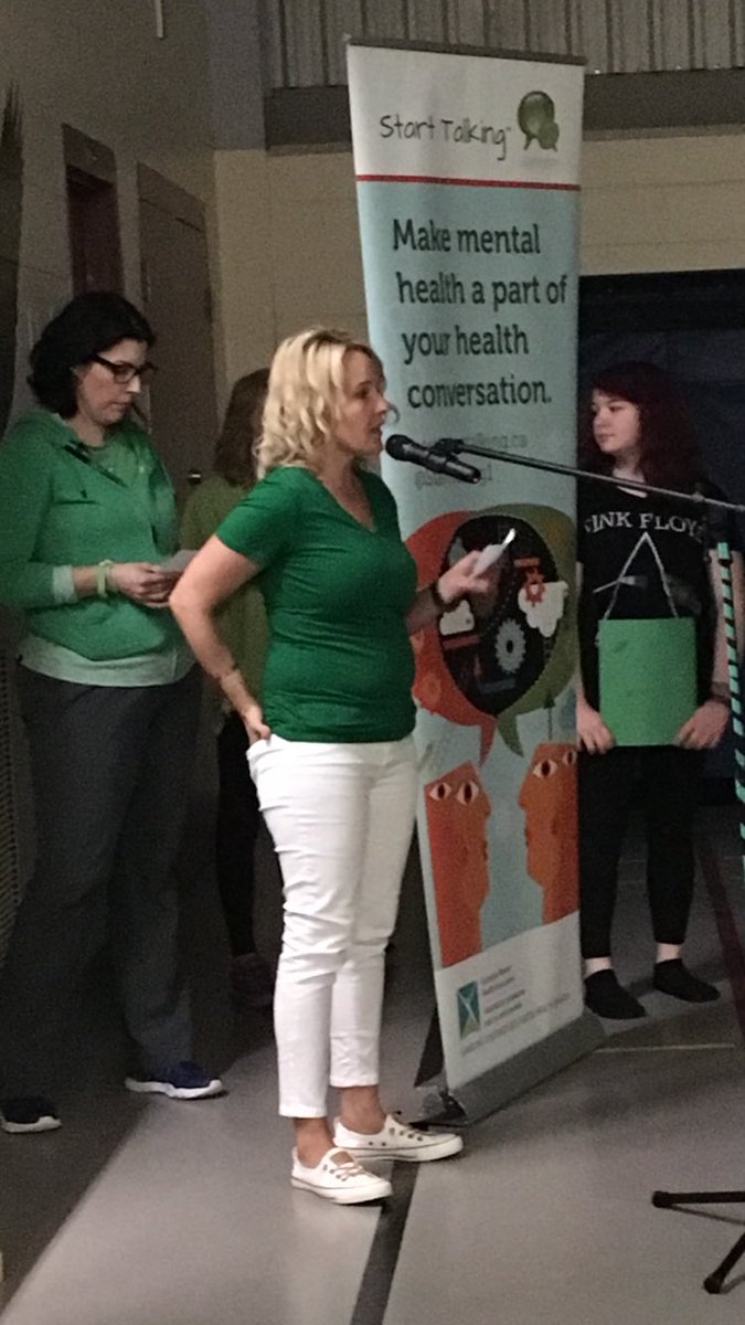 StartTalking1's tweet photo. Incredible work done by staff and students @EastOroPS to #GETLOUD for #MHWeek17. Thank you for inviting us today! @SCDSB_Schools @CMHA_NTL https://t.co/uijx3hs8Cq