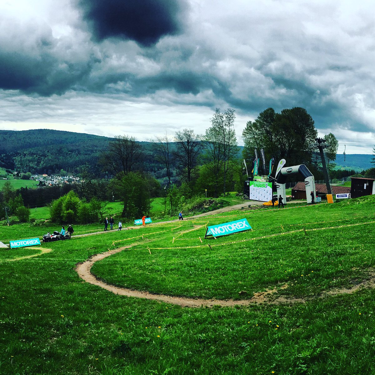 DenisRuchnewitz's tweet photo. An diesem Wochenende findet das erste Event der #EnduroOne statt. Mit der St.-Nr. 410 geht es auf 35km Strecke. https://t.co/VoVvc7hoD5
