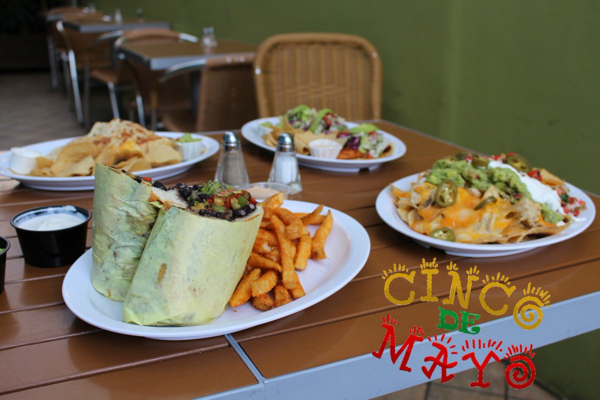 Fiesta! Dive in and eat BIG. Happy #CincoDeMayo! 

#bennystacos #mexicanfood #nomnom #friyay