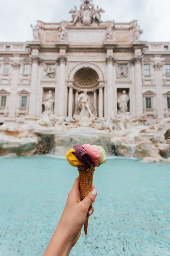 LifeTurist's tweet photo. "Cuando estés en Roma, vive al modo romano. En cualquier parte vive como allí se viva" #ROMA #Travel https://t.co/Usnq1ijSSP